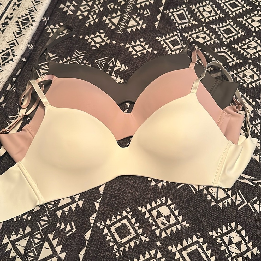 3 pack no underwire bras-new